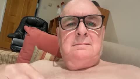Snapshot of ian53a chatting on 01-18-25, 12:57 ian53a - mature UK man for same online show from 01-18-25, 12:57