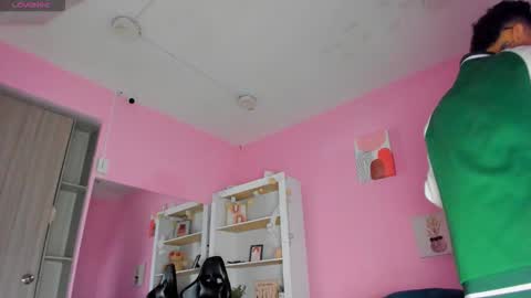 IAN CASTILLO online show from 12-17-25, 11:16