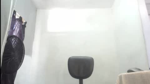 Snapshot of ian_tuner chatting on 10-16-25, 06:09 ian_tuner online show from 10-16-25, 06:09