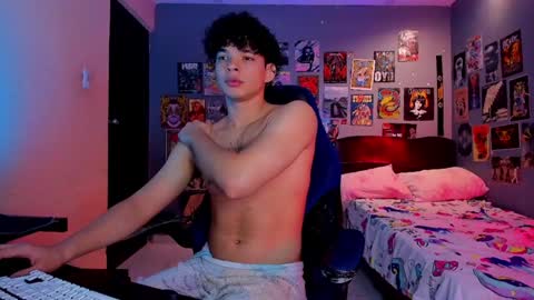 Snapshot of ian_versace chatting on 02-09-25, 02:06 Andres online show from 02-09-25, 02:06