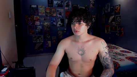 Snapshot of ian_versace chatting on 09-17-25, 02:35 Andres online show from 09-17-25, 02:35