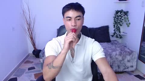 Snapshot of ian_west chatting on 02-05-26, 11:59 Ian online show from 02-05-26, 11:59