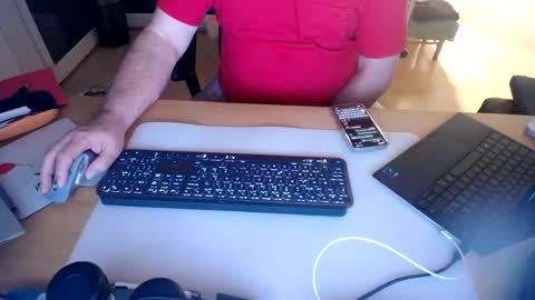 iandy12 online show from 10-27-25, 10:36