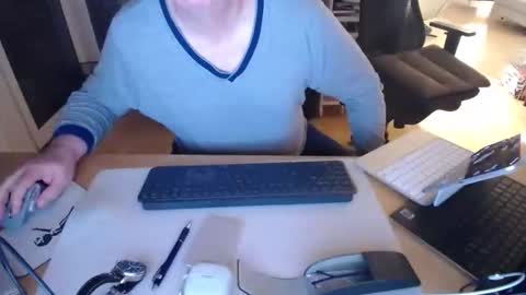 iandy12 online show from 04-22-26, 09:38