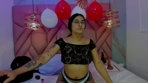 Snapshot of ibbie_ chatting on 02-12-26, 12:00 ibbie_ online show from 02-12-26, 12:00