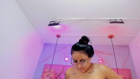 Snapshot of ibbie_ chatting on 02-18-26, 12:01 ibbie_ online show from 02-18-26, 12:01