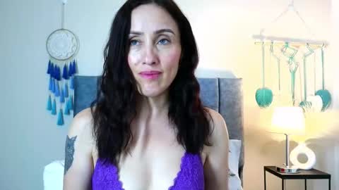 Snapshot of iberianmoonmk chatting on 09-28-25, 11:26 Iberian Moon online show from 09-28-25, 11:26