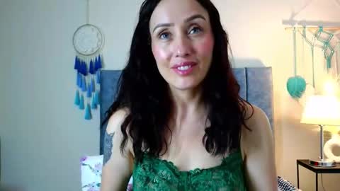 Snapshot of iberianmoonmk chatting on 09-30-25, 11:26 Iberian Moon online show from 09-30-25, 11:26