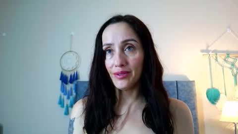 Snapshot of iberianmoonmk chatting on 10-04-25, 05:22 Iberian Moon online show from 10-04-25, 05:22