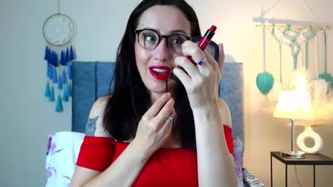 Snapshot of iberianmoonmk chatting on 10-09-25, 05:44 Iberian Moon online show from 10-09-25, 05:44