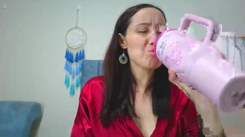 Snapshot of iberianmoonmk chatting on 11-07-25, 01:33 Iberian Moon online show from 11-07-25, 01:33