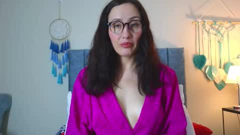 Snapshot of iberianmoonmk chatting on 11-11-25, 05:57 Iberian Moon online show from 11-11-25, 05:57