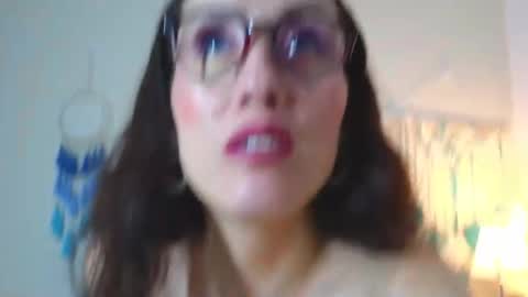 Snapshot of iberianmoonmk chatting on 11-15-25, 06:59 Iberian Moon online show from 11-15-25, 06:59