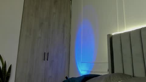 Crystall online show from 10-28-25, 12:52