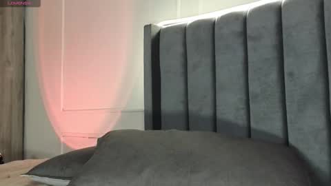 Crystall online show from 11-12-25, 02:28