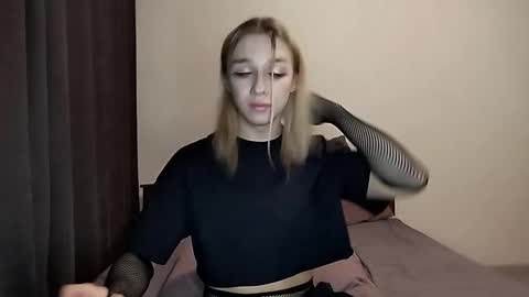 Jade online show from 12-02-25, 02:23