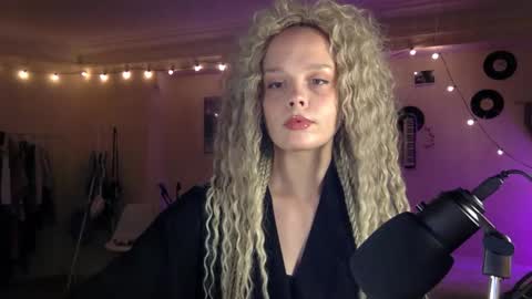 Nina online show from 01-12-26, 11:43