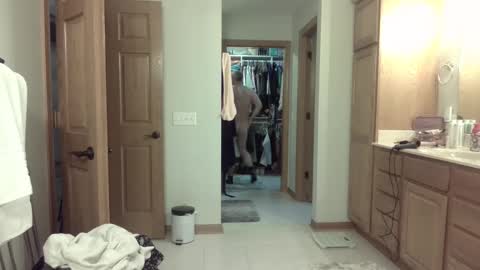 icelandicpimp42 online show from 12-04-25, 11:02