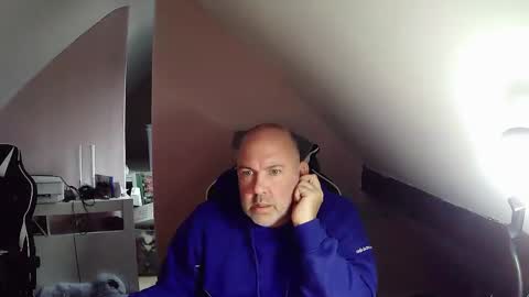 Snapshot of iceoli123 chatting on 10-22-25, 02:50 iceoli123 online show from 10-22-25, 02:50