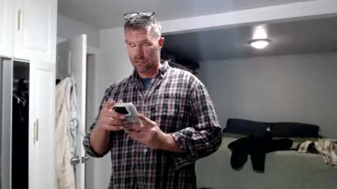 idiocracy517035 online show from 11-04-25, 06:12