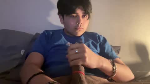 Snapshot of idk12327 chatting on 03-04-25, 11:32 idk12327 online show from 03-04-25, 11:32