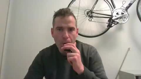 idontknowwhy1 online show from 12-31-24, 05:11