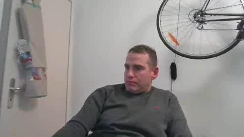 idontknowwhy1 online show from 01-03-25, 12:11