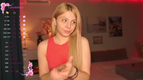 Snapshot of idontlikeguccibelts chatting on 02-26-25, 12:25 Little Flower online show from 02-26-25, 12:25
