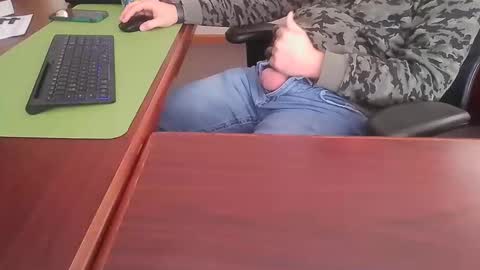 Hung office Stud online show from 12-10-24, 06:38