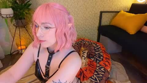 Emmy  help me reach 100 thumbs up online show from 11-08-25, 12:22