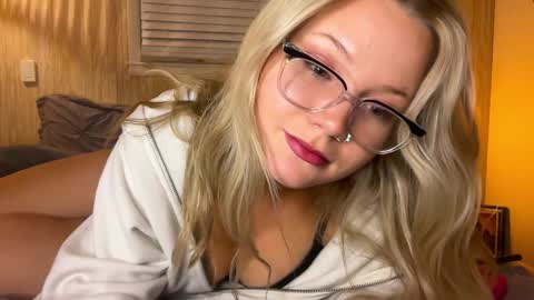 cassie online show from 01-08-25, 04:02