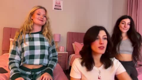 cassie online show from 02-06-25, 07:02