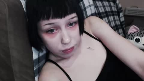 iiiiiiis online show from 10-30-25, 04:36