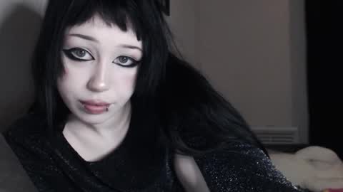 iiiiiiis online show from 10-31-25, 07:20