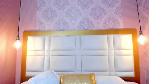 Snapshot of iisabella_hot02 chatting on 09-18-25, 01:24 iisabella_hot02 online show from 09-18-25, 01:24