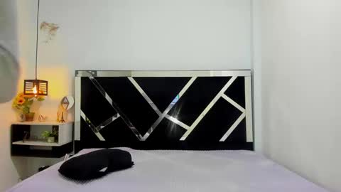 Isabella online show from 09-11-25, 12:38