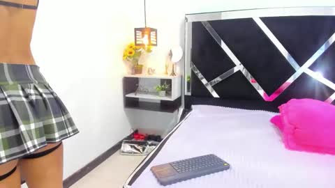 Isabella online show from 09-15-25, 12:49