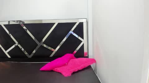 Isabella online show from 09-17-25, 12:51