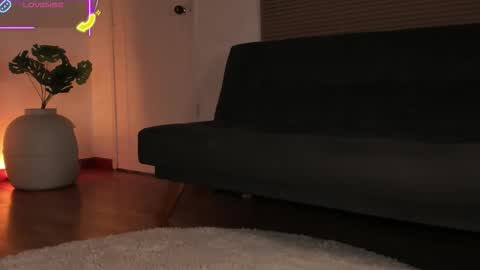 Lua     online show from 11-25-25, 12:21