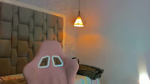 Snapshot of ile_matamba chatting on 11-19-25, 12:05 ile_matamba online show from 11-19-25, 12:05