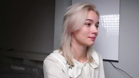 ileanacampbel online show from 12-11-24, 04:07