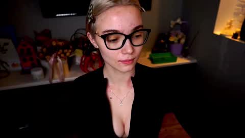 ileanacampbel online show from 02-11-25, 03:29