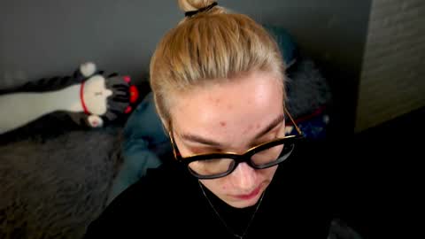 ileanacampbel online show from 02-26-25, 08:48