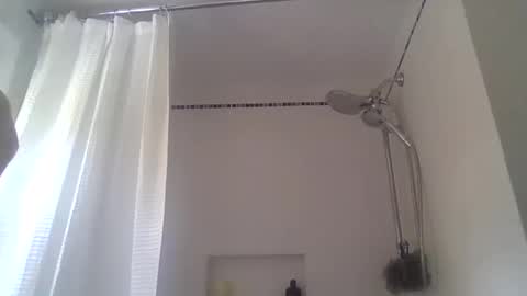 Snapshot of ilikeyou5847 chatting on 10-19-25, 04:40 ilikeyou5847 online show from 10-19-25, 04:40