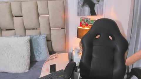 ILY   online show from 12-30-24, 02:31