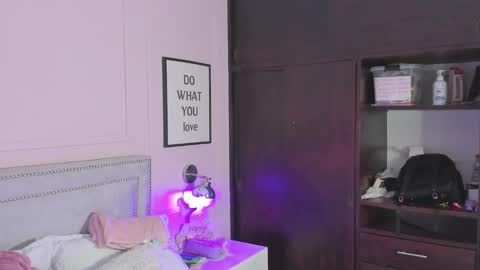 ILY   online show from 02-14-25, 11:53