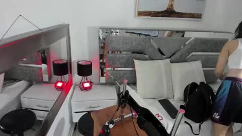 ILY   online show from 11-01-25, 11:40