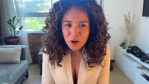 Snapshot of illaroom chatting on 01-23-25, 08:13 Kloe online show from 01-23-25, 08:13