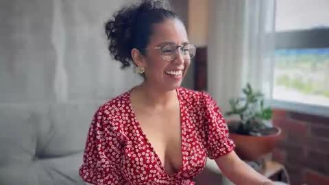 Snapshot of illaroom chatting on 10-09-25, 06:50 Kloe online show from 10-09-25, 06:50