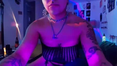 Snapshot of illegeil chatting on 02-13-26, 03:13 Latin Geil online show from 02-13-26, 03:13